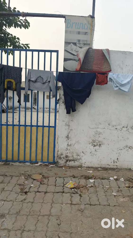 Urgent coner cp plot sale in vibhuti khand