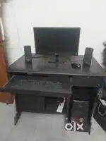 Computer with all accessories and desktop table