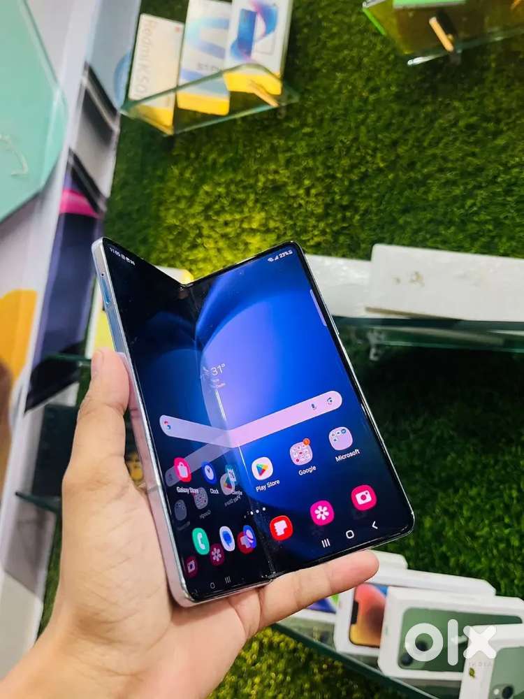 Fold 5 in scratchless condition