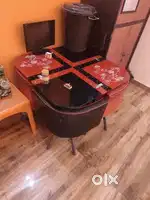 Glass dinner table