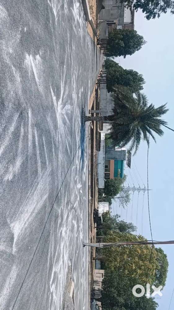 सुल्तानपुर रोड पर  गेटेड सोसायटी में प्लॉट खरीदे
