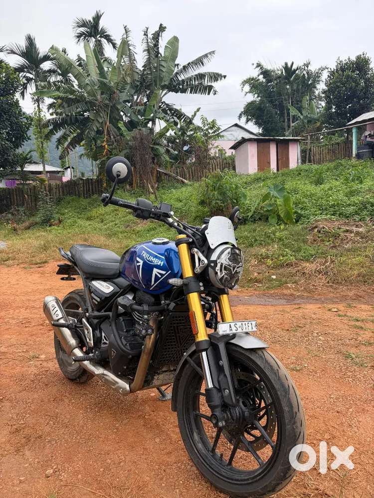 Triumph Speed 400 with Accessories