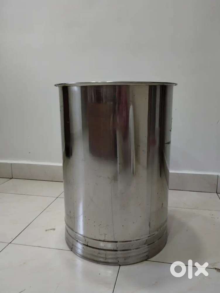 Water container