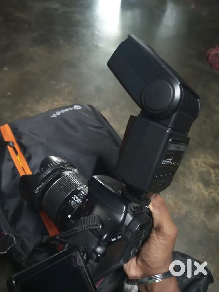 CANON 600D FULL KIT NEW BAG, NEW FLASH,32 NEW CHIP, FLASH BATTERS  ADP