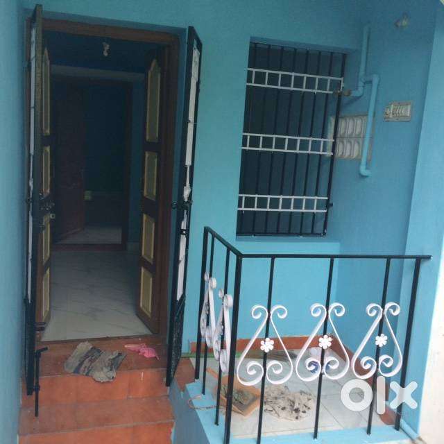 2 BHK near Poonamallee Kallarai Stop for bachelor