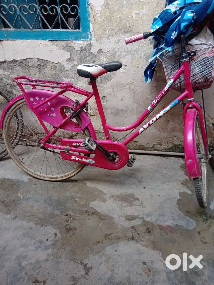 4 year old lady bicycle, with new spare parts, comfortable seat basket