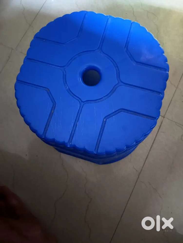 Mini plastic table