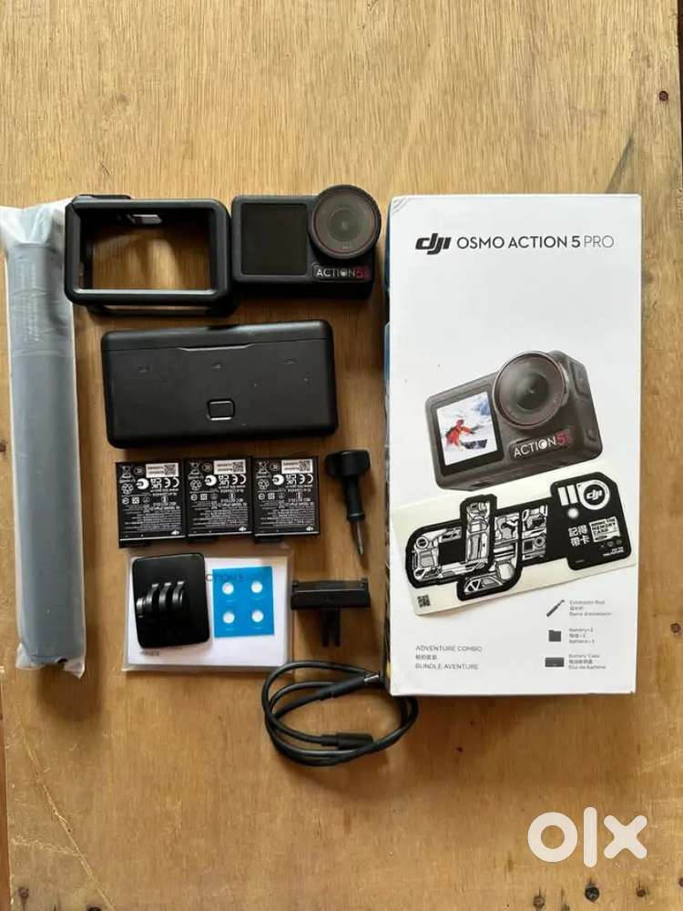 DJI Osmo Action 5 Pro Adventure Combo