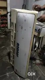 AC REPAIR & SERVICE'S