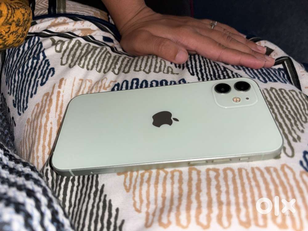 128 GB Iphone 12