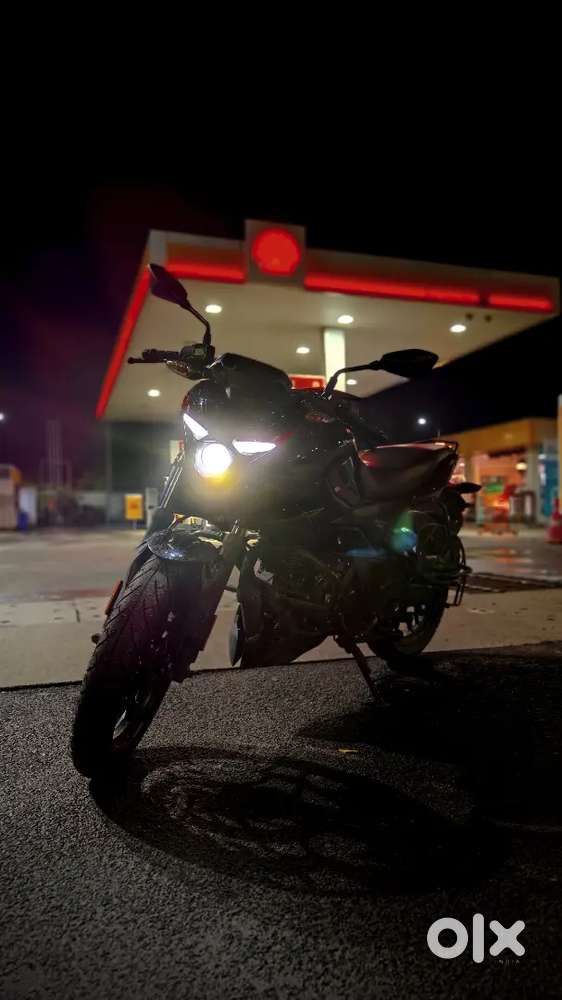 Pulsar N160 - Dual channel ABS - Showroom condition