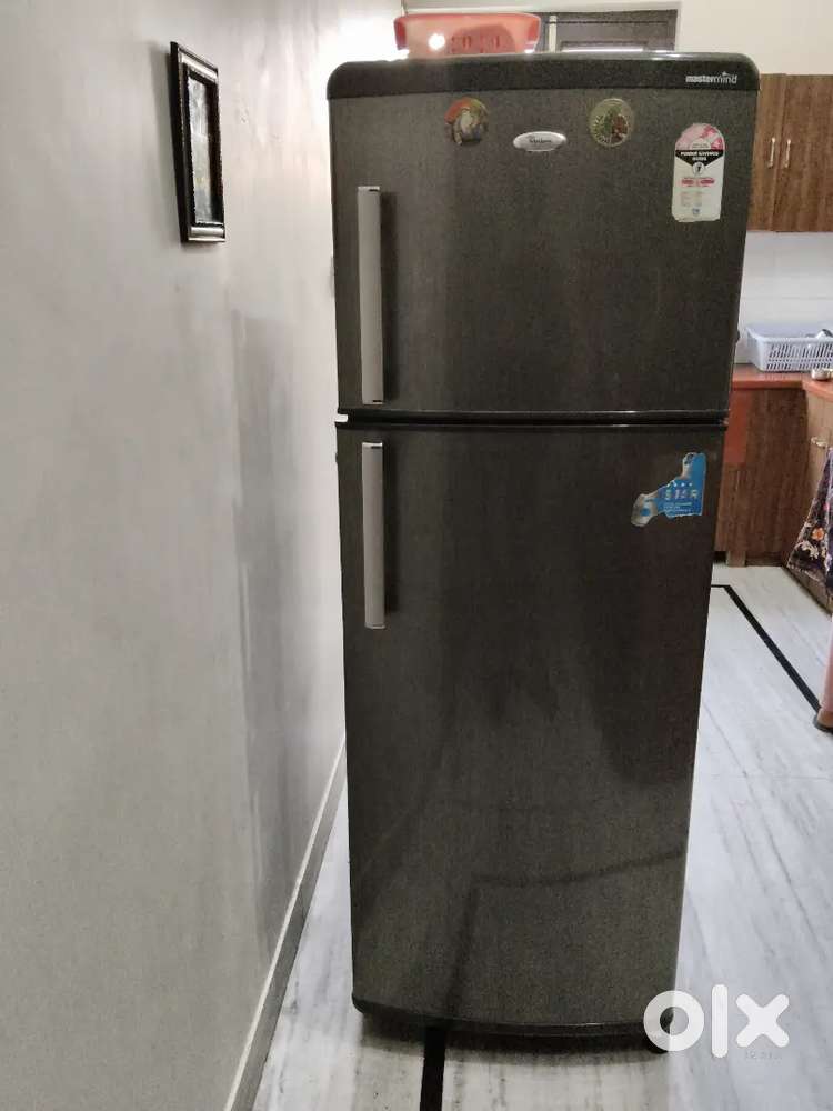 Double door whirlpool referigerator 5 star