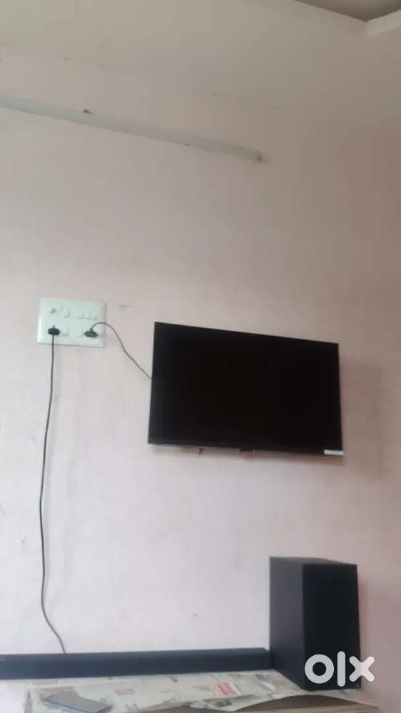 Samsung smart TV 32/ Samsung sound bar 150w