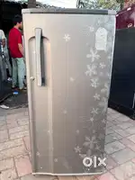 SINGLE DOOR FRIDGE AVAILABLE FOR SALE.