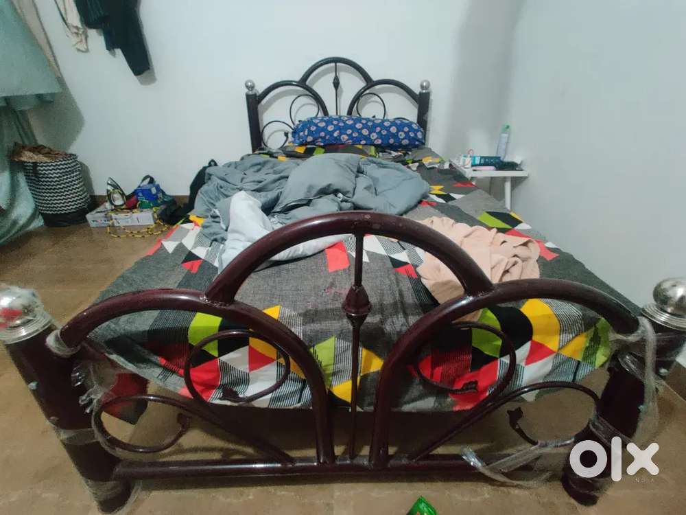 Selling bed