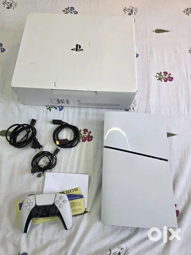 PS5 Slim 1TB Digital edition in brand new condition with full kit