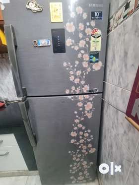 Double door refrigerator 321 litres capacity in good running condition
