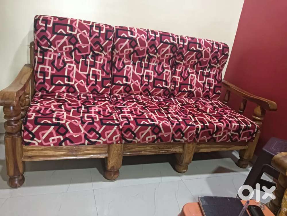 Home furniture sagwan Wooden Sofa Set for Living Room/Office 5 seater.