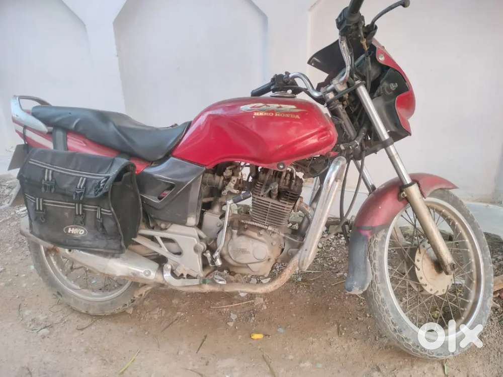 Bike pure acha condition me hai