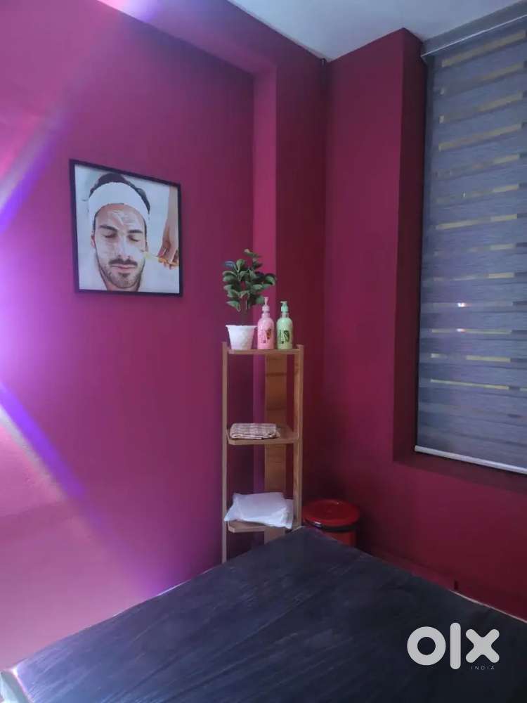 THERAPIST FOR SPA OR MASSAGE CENTER