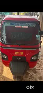 Loader auto mahindra alfa load plus
