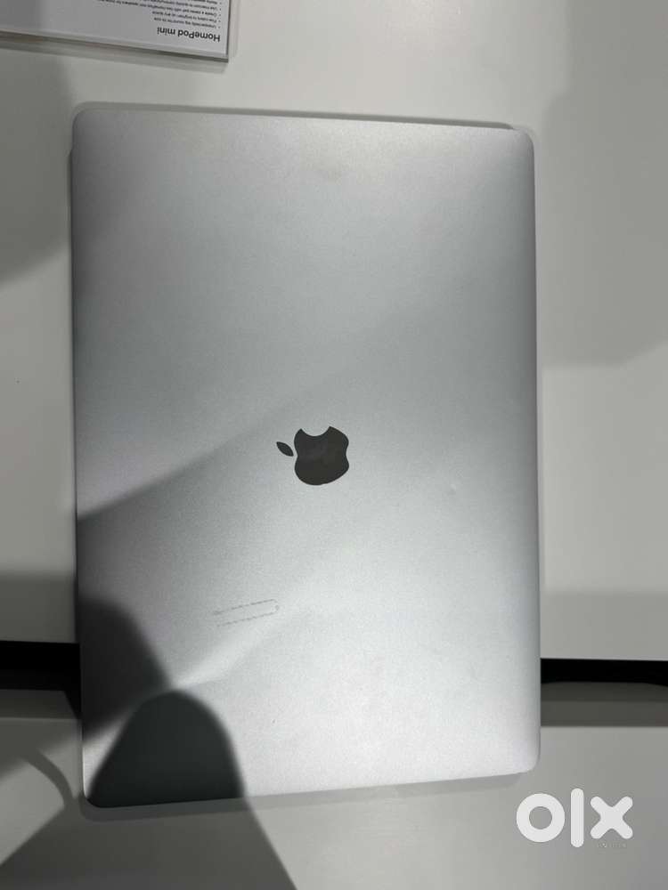 Apple macbook pro i9 proceser 64gb ram 8gb garpic card 512ssd