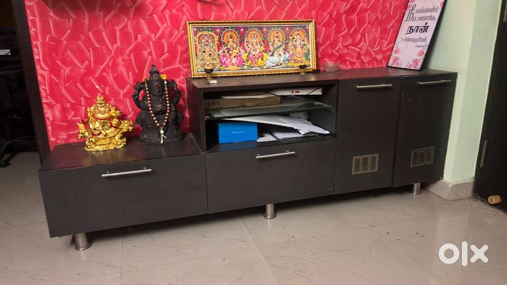 Office Table/chairs, Side cupboards, TV Table