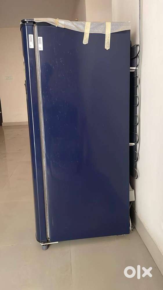 Whirlpool refrigerator 190L in new condition.