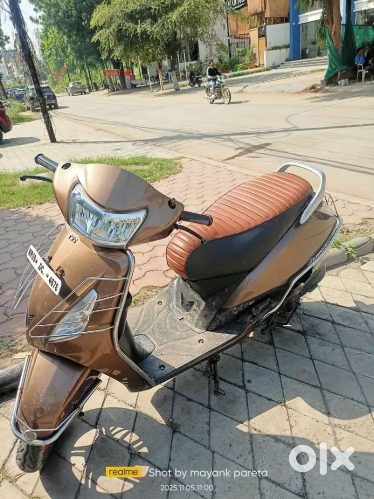 Single hand Chali Hui