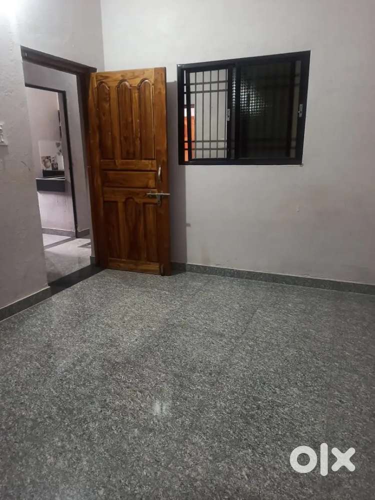 2 bhk house near thakur para, bilaspur road, main road.