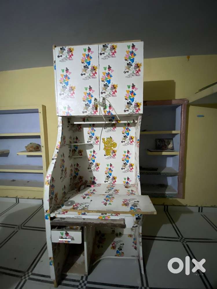 Kids study table/ computer table