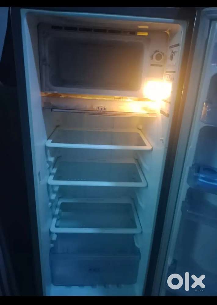 Whirlpool 215 litre single door  refrigerator for sell