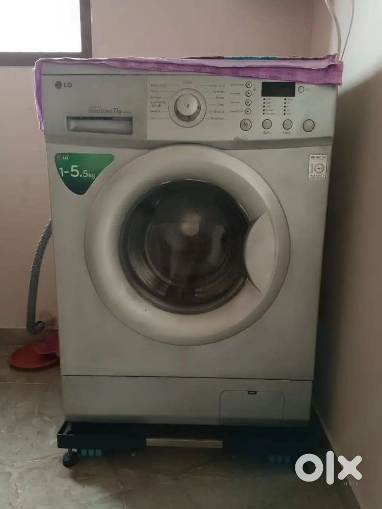LG 7kg front load washing machine/ Good condition/ Fair use/ Home use