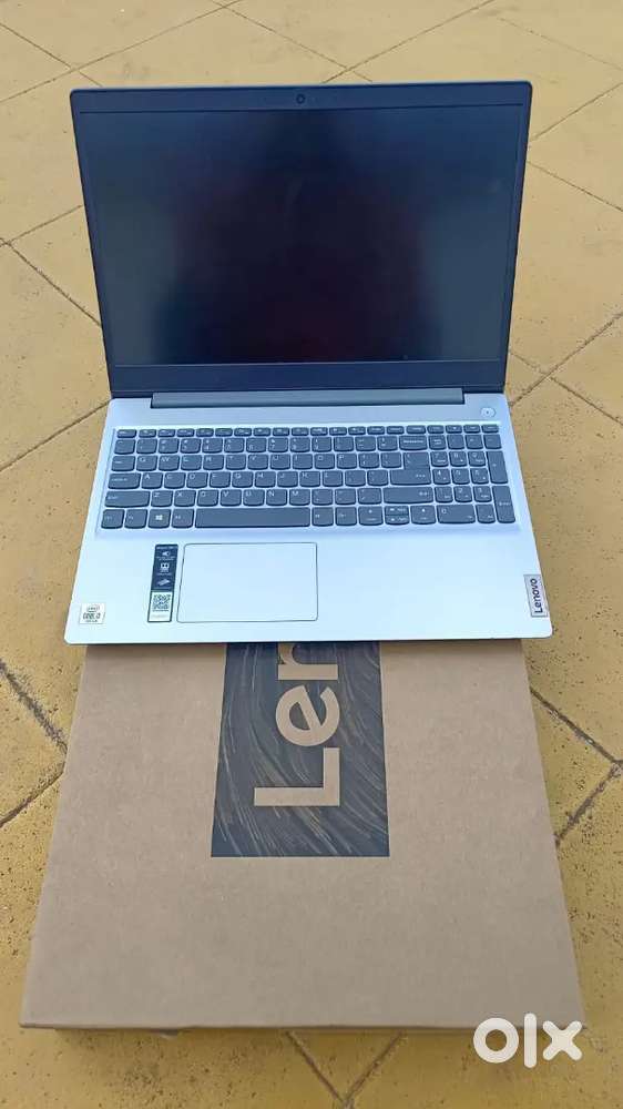 LENOVO LAPTOP 8 GP RAM 256 SSD WIFI WEBCAM I3 PROCESSOR WINDOWS1O