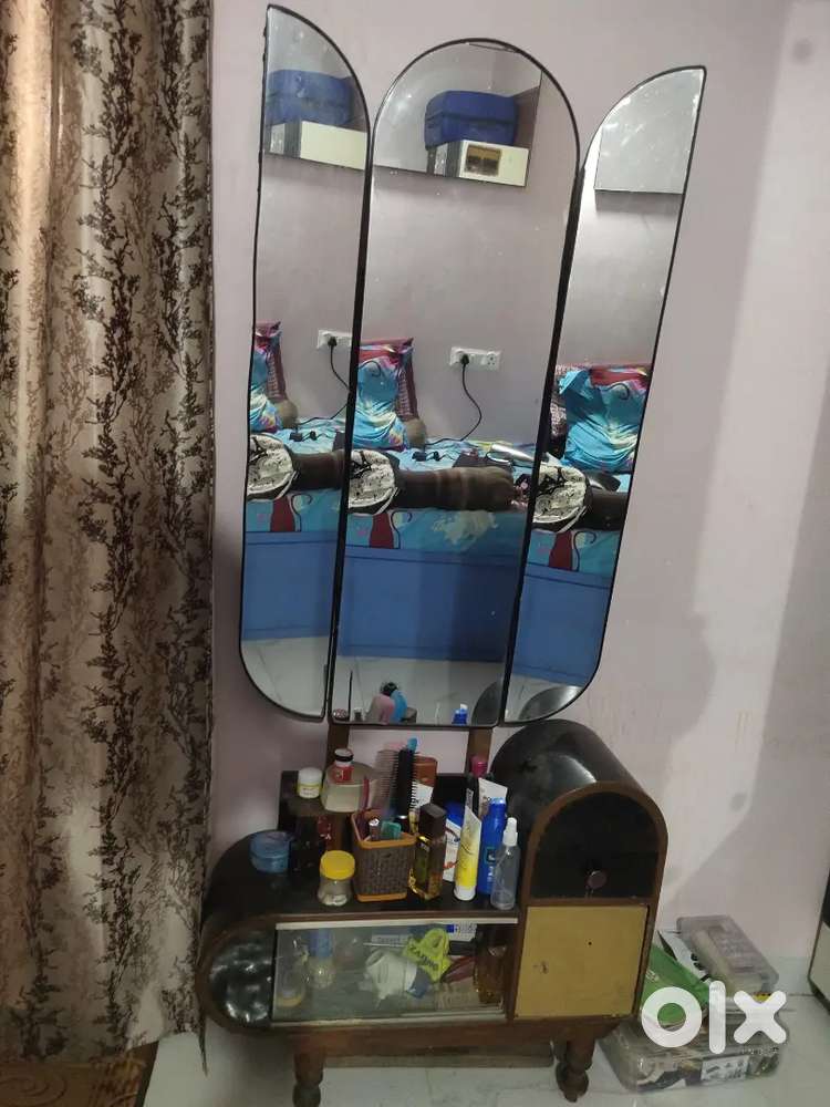 Vintage Wooden Dressing Table with Three-Panel Arched Mirror