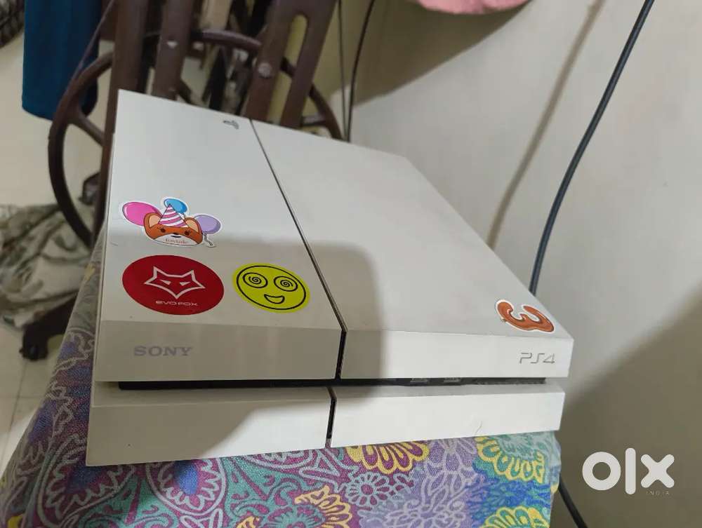 Ps4 white 500gb console