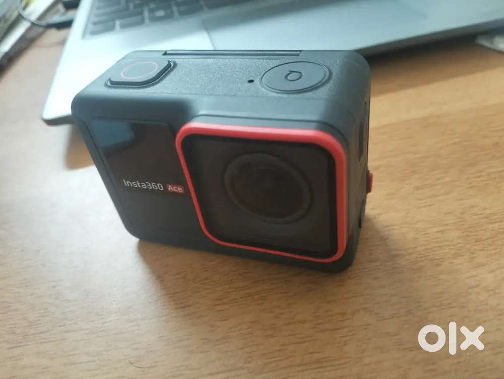 Insta 360 Ace camera