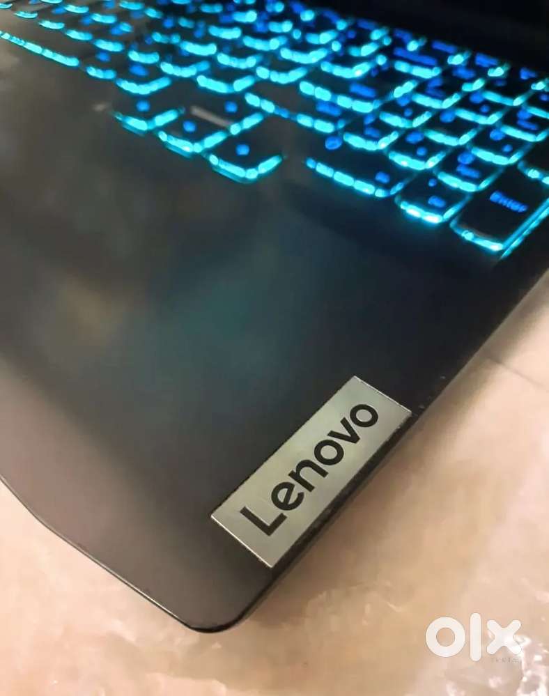 Selling gaming laptop Ryzen 5 4000 - 8 GB Ram - 1 TB HDD - 256 GB SSD