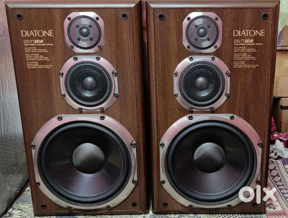 Diatone Bookshelf/Tower Speakers - DS 77Z