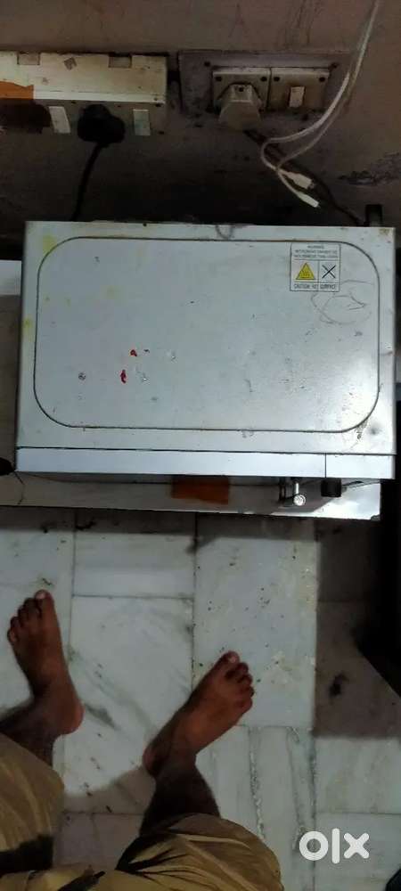 2006 ETB MICRO WAVE OVEN