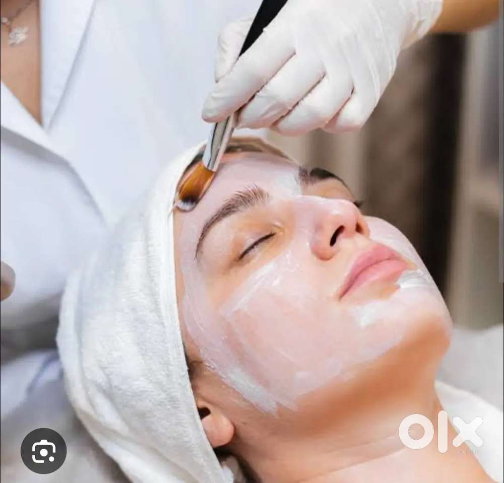 Beautician female Body Therapist