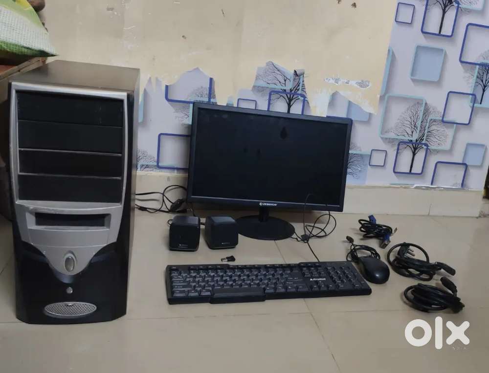 Computer desktop and all the set