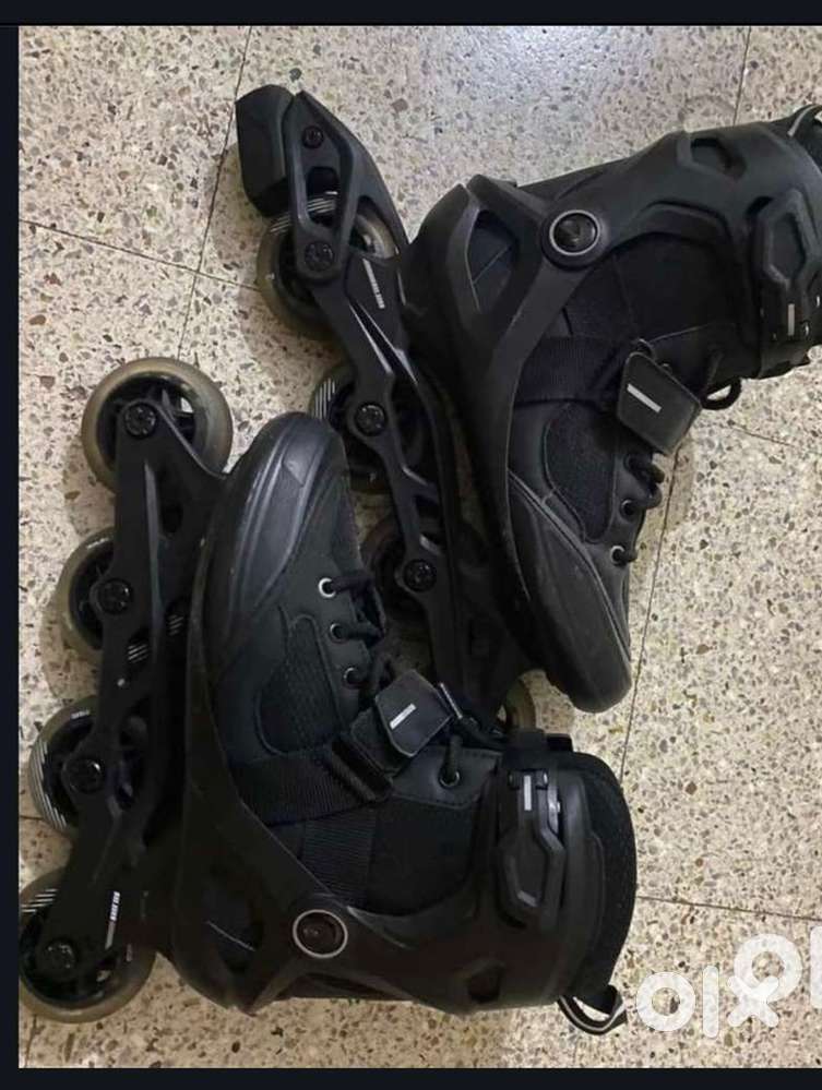 Skating shoes