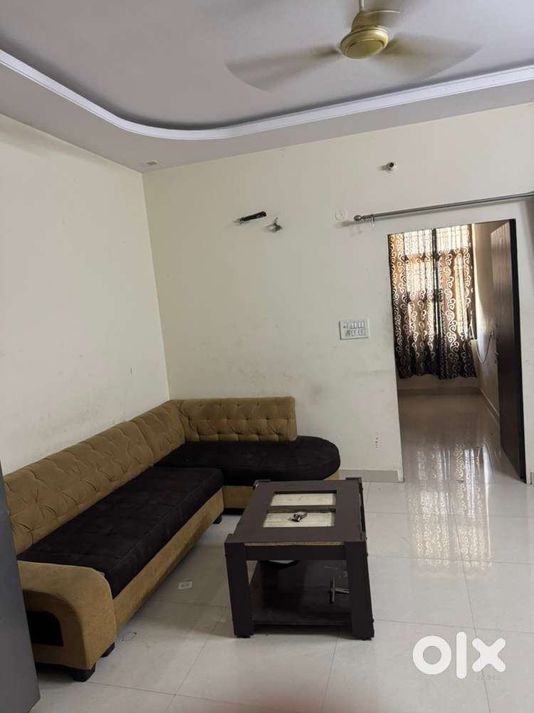fully independent flat no restriction good for bachelors