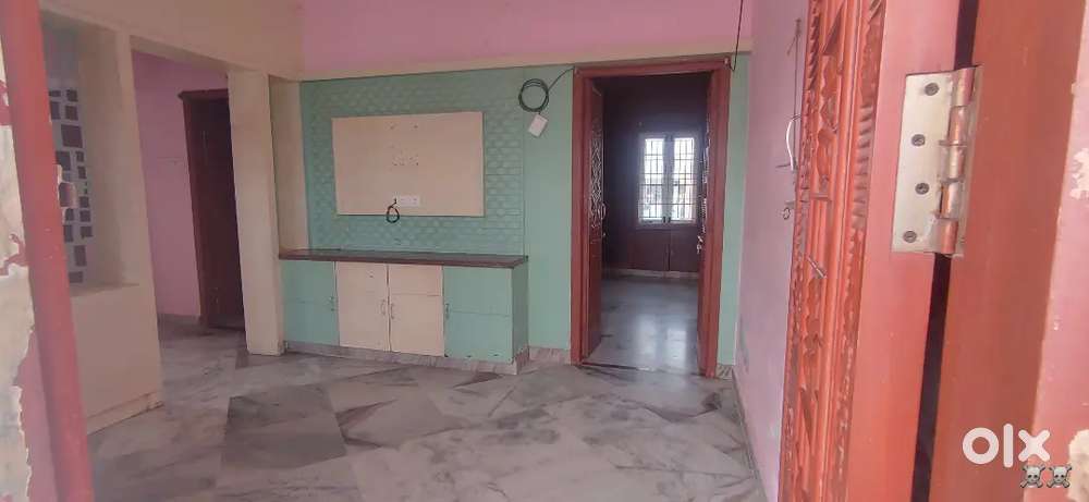 2bhk for rent under budget.(bargaing available)