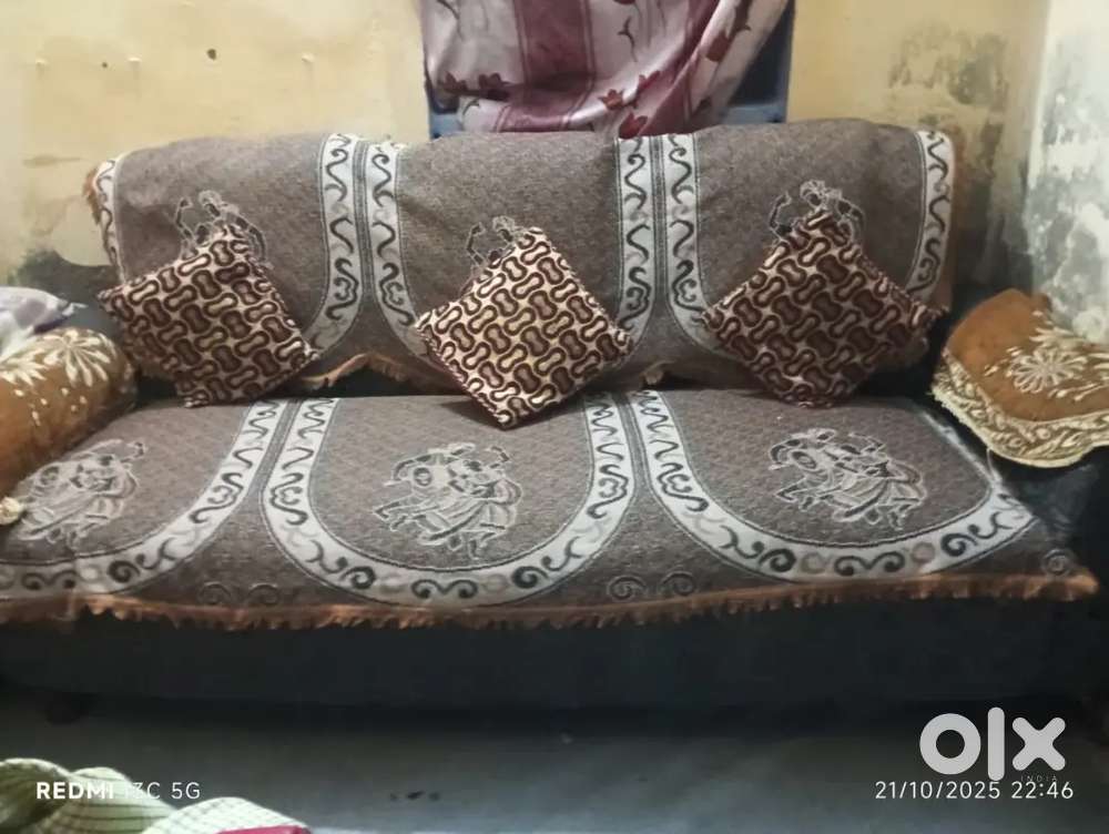 Good condition Sofa 3+1+1