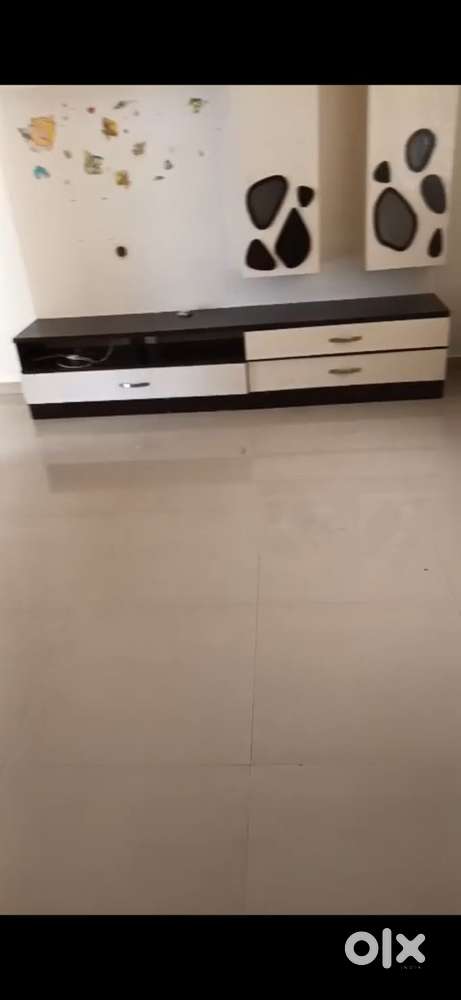 1BHK semi furnished flat for rent