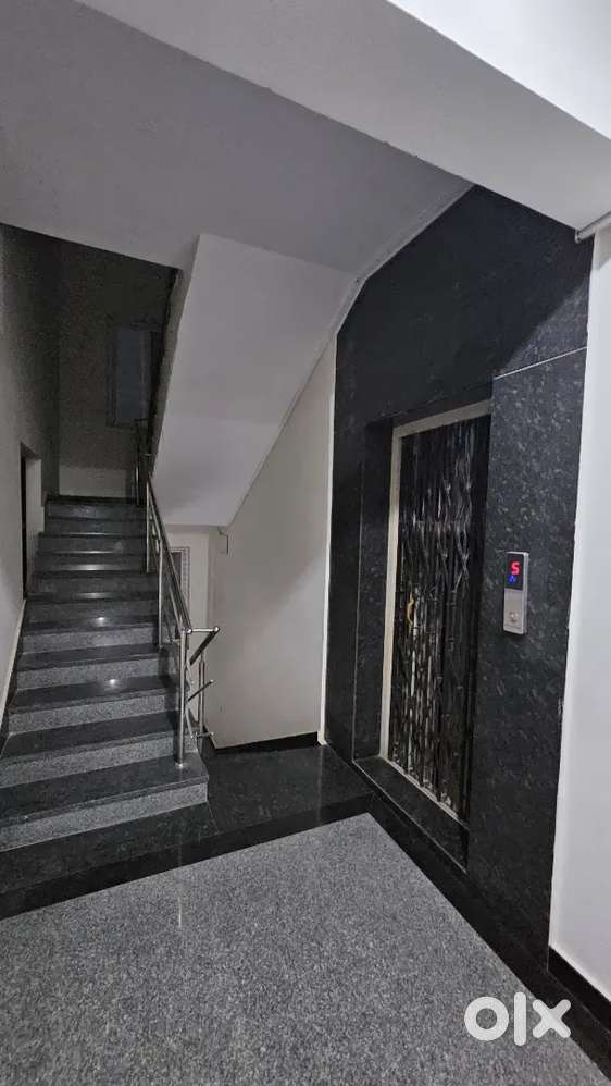 3BHK SEMI FURNISHED FLAT