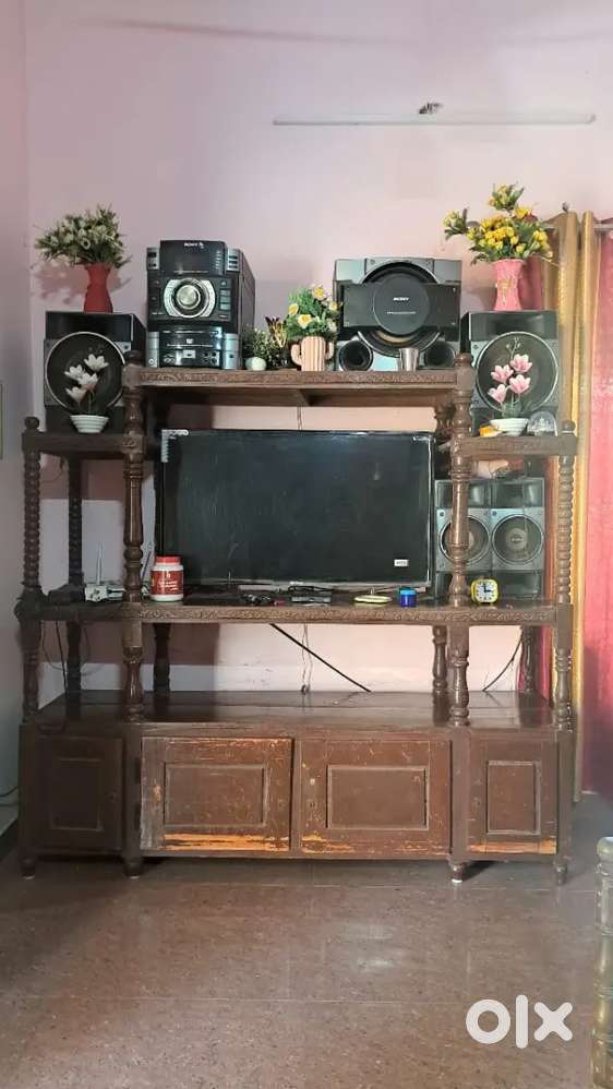 Wooden TV stand good condition