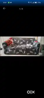 Sofa aani manani vikane aahe